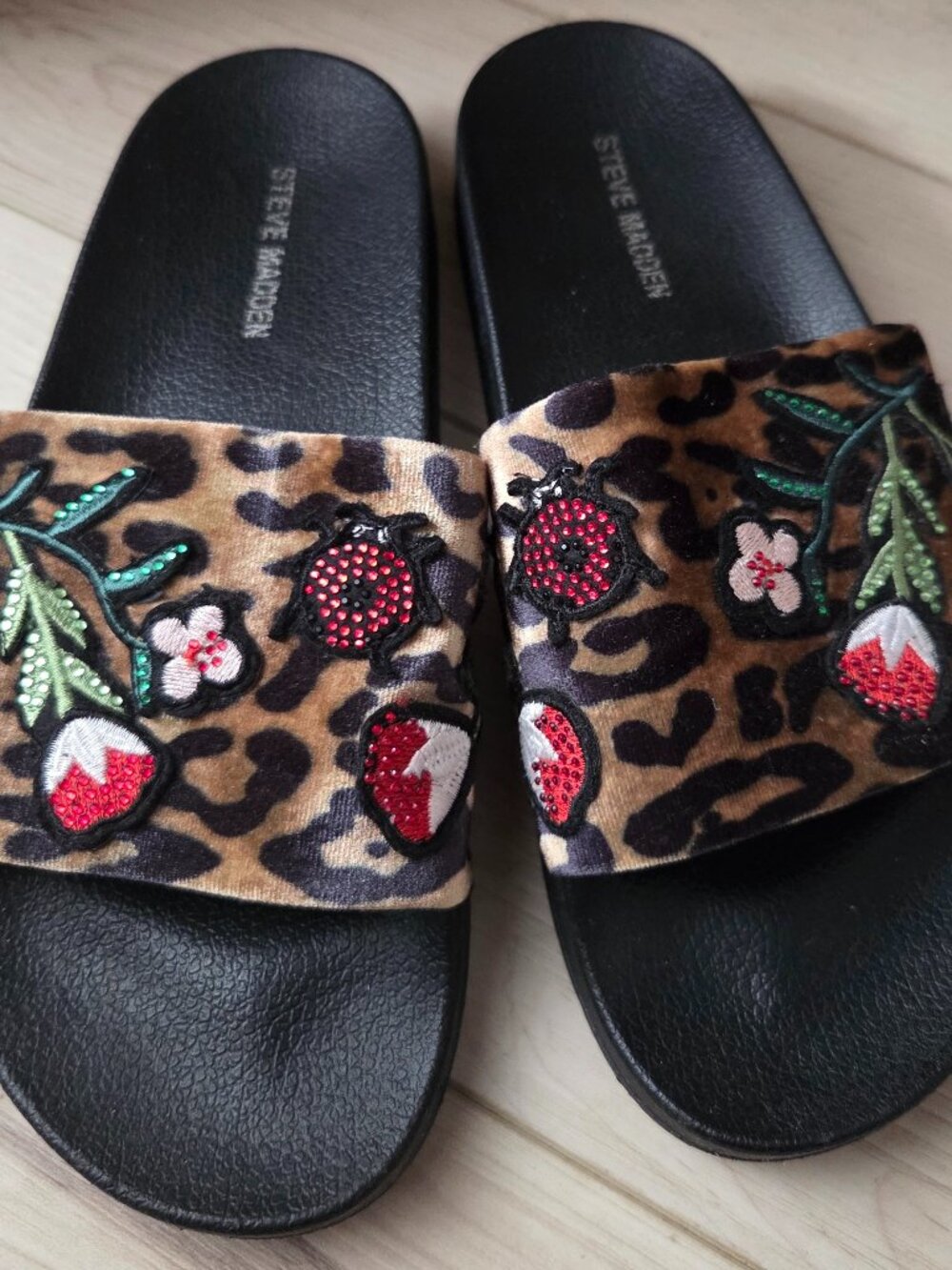 Steve Madden Patches Leopard Print Embroidered Sequin Slides Size 9
